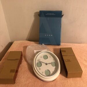 2006 Avon Gift Photo Frame Clock Oval Shape 9 1/2”x 8” NOS